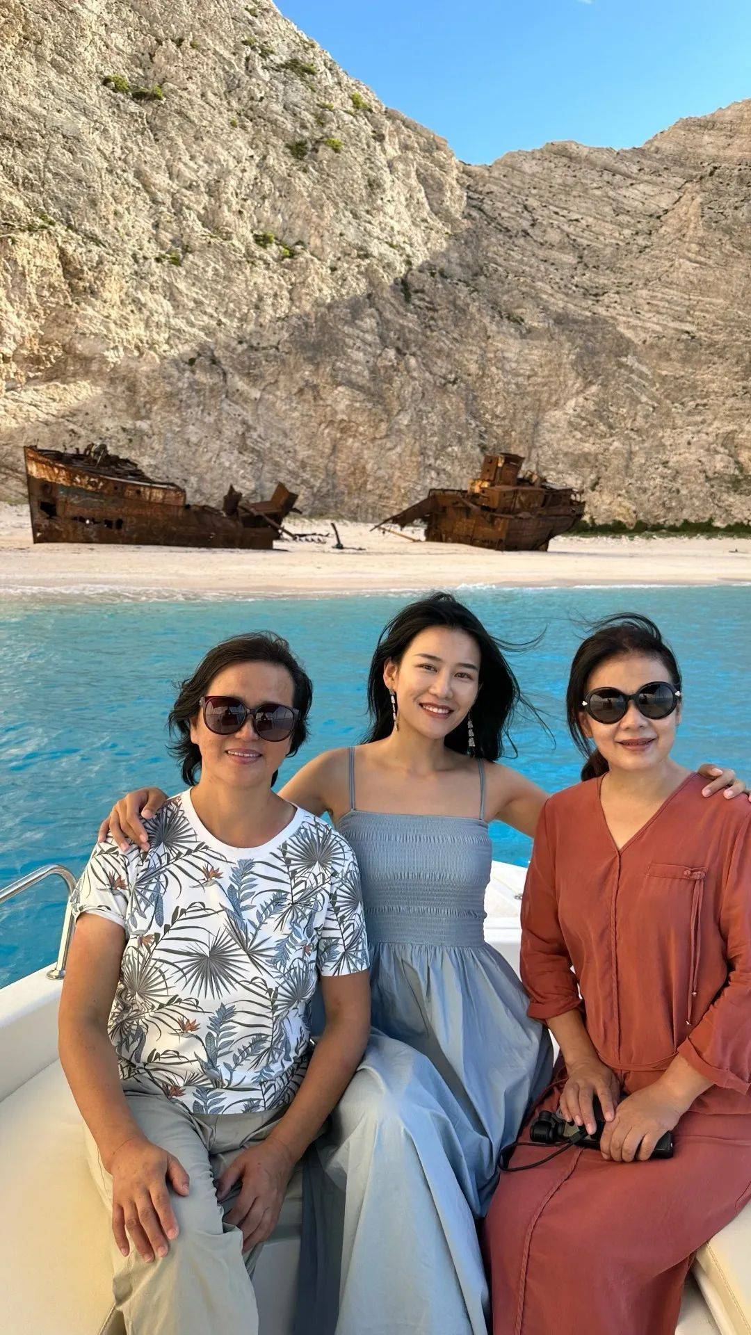 广州95后夫妻带双方母亲9个月环游33国:世界这么大,想带妈妈一起去看看 (图3) 广州95后夫妻带双方母亲9个月环游33国:世界这么大,想带妈妈一起去看看 (pic3)