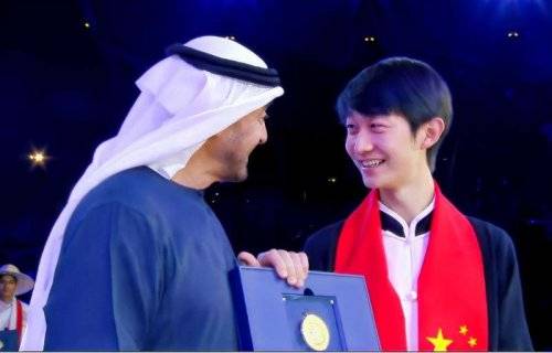 唐樱溪:君子不器 AI时代中西融合下重构教育的边界 (pic2) 唐樱溪:君子不器 AI时代中西融合下重构教育的边界 (pic2)