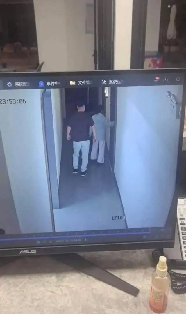 9个月大的婴儿独自在酒店房间熟睡,遭遇“人贩子”闯入?当地通报 (pic2) 9个月大的婴儿独自在酒店房间熟睡,遭遇“人贩子”闯入?当地通报 (pic2)