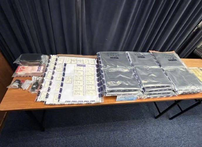 香港发生73公斤黄金劫案,价值约9300万港元,警方拘捕5人,成功找回被劫金条 (pic2) 香港发生73公斤黄金劫案,价值约9300万港元,警方拘捕5人,成功找回被劫金条 (pic2)