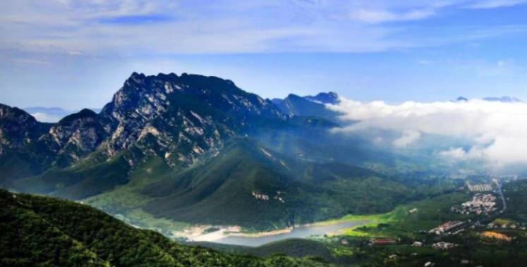 6岁女孩16天徒步380公里登顶嵩山,“五岳登山计划”已登完4座山 (pic1) 6岁女孩16天徒步380公里登顶嵩山,“五岳登山计划”已登完4座山 (pic1)