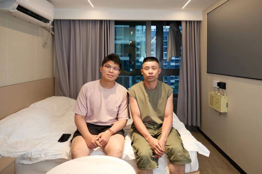 大山里走出来的24岁博士研究生,胃癌晚期,化疗25次,本人回应 (pic6) 大山里走出来的24岁博士研究生,胃癌晚期,化疗25次,本人回应 (pic6)