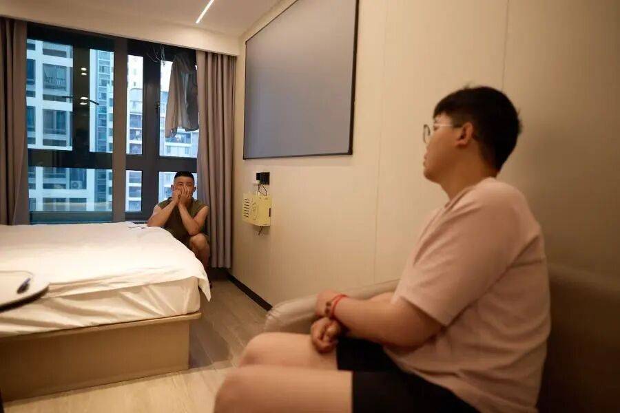 大山里走出来的24岁博士研究生,胃癌晚期,化疗25次,本人回应 (pic8) 大山里走出来的24岁博士研究生,胃癌晚期,化疗25次,本人回应 (pic8)