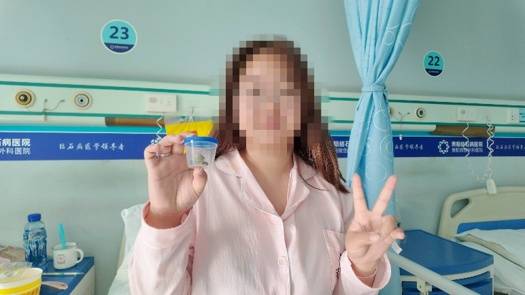 28岁女子体内取出“绿松石”，只因长期有这个饮食习惯，赶紧自查→ (pic2)